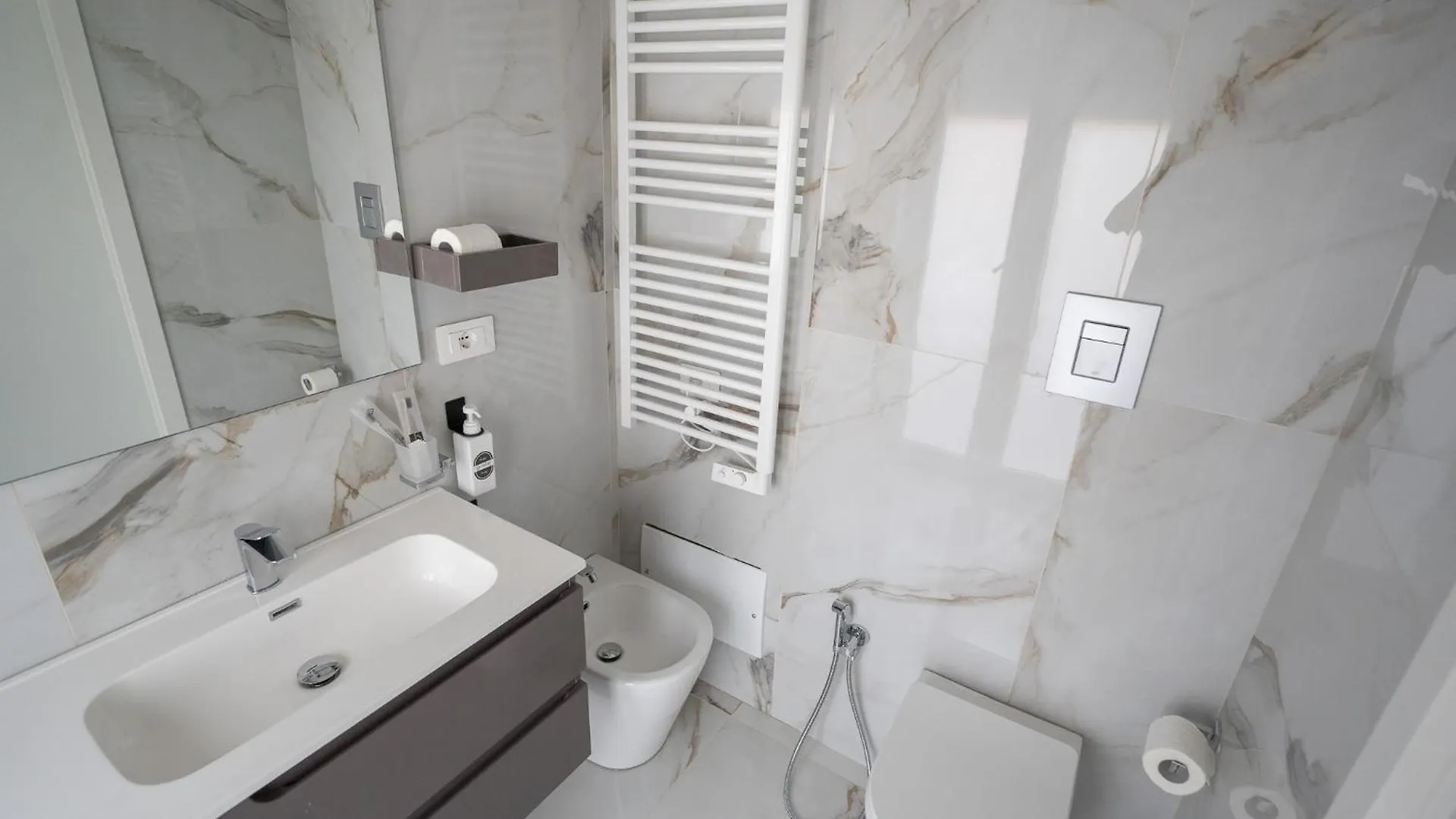 Hotel Gemini Beb Napoli